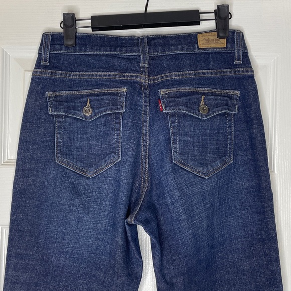 Levi's Perfectly Slimming Boot Cut 512  Jeans - Picture 5 of 9